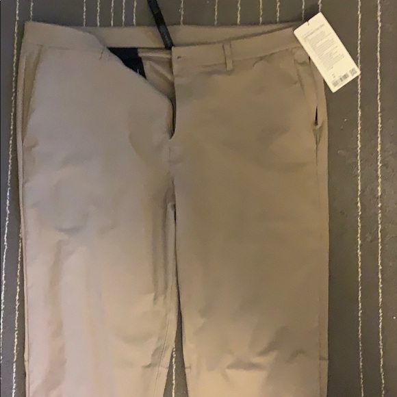 NWT Lululemon Commission Pants 40x37 - Picture 1 of 3